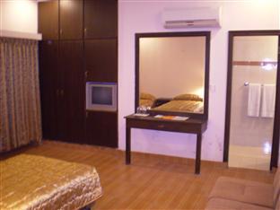 Mirage Hotel Lahore Exterior photo